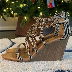 Women Strappy Platform Heels. Size 8.5.